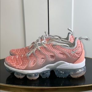 Vapor Max Plus Sneakers